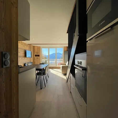 Homency - Le Sanghri-la Apartment